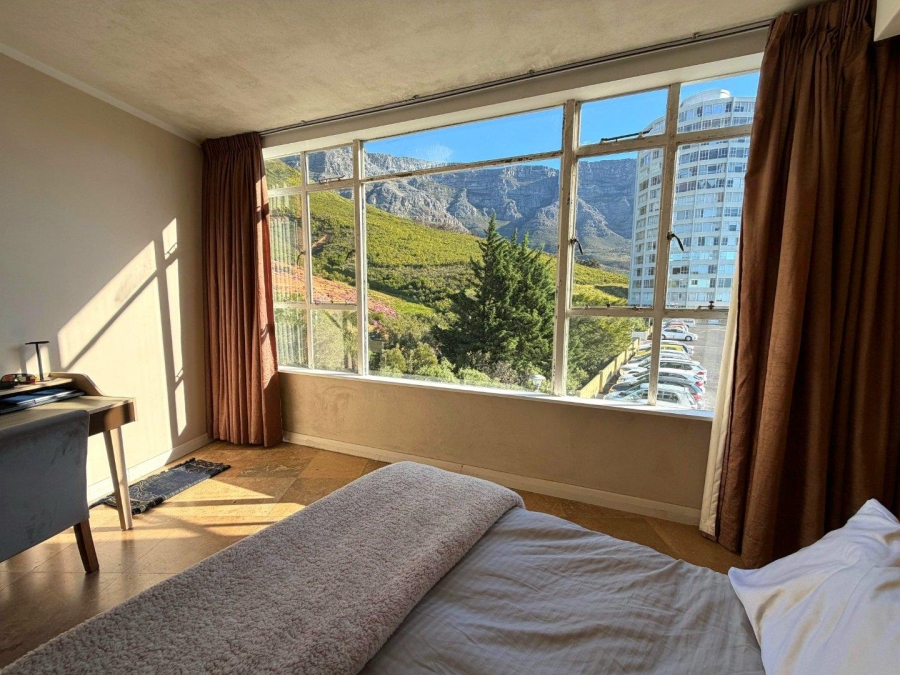 1 Bedroom Property for Sale in Vredehoek Western Cape